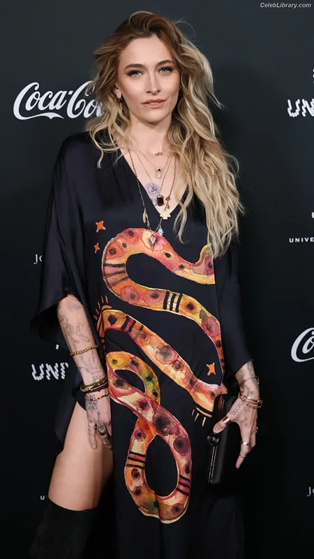 Paris Jackson photo 15 of 845