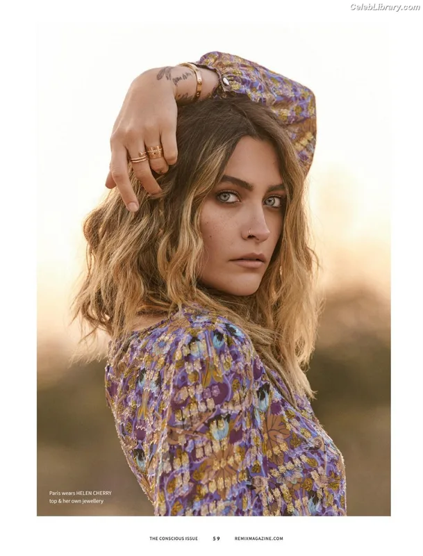 Paris Jackson photo 2 of 845
