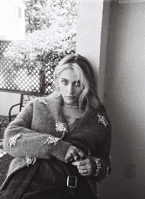 Paris Jackson photo 16 of 845