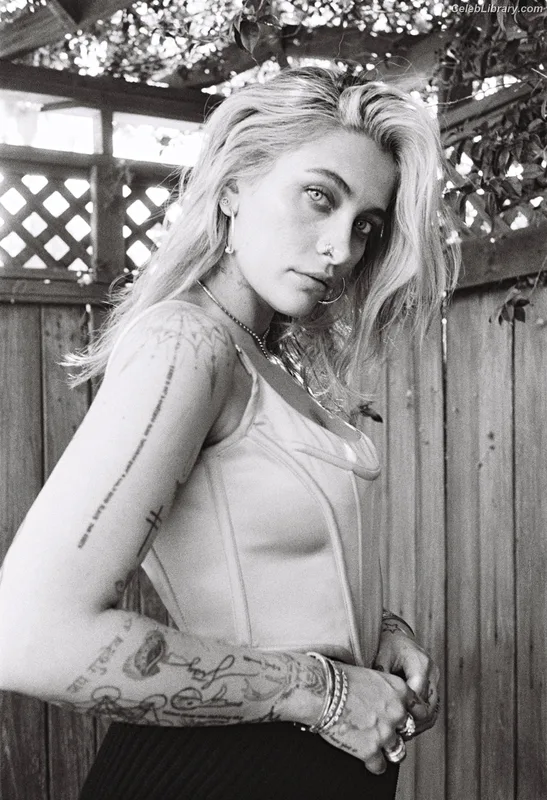 Paris Jackson photo 19 of 845