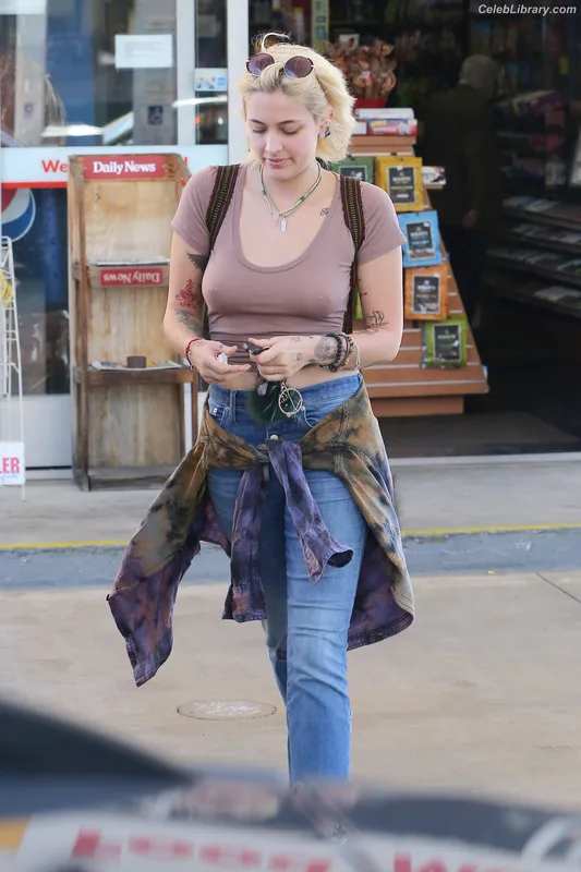 Paris Jackson photo 22 of 845