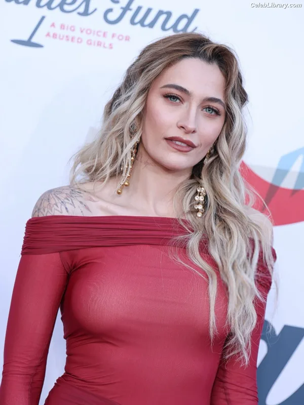 Paris Jackson photo 13 of 845