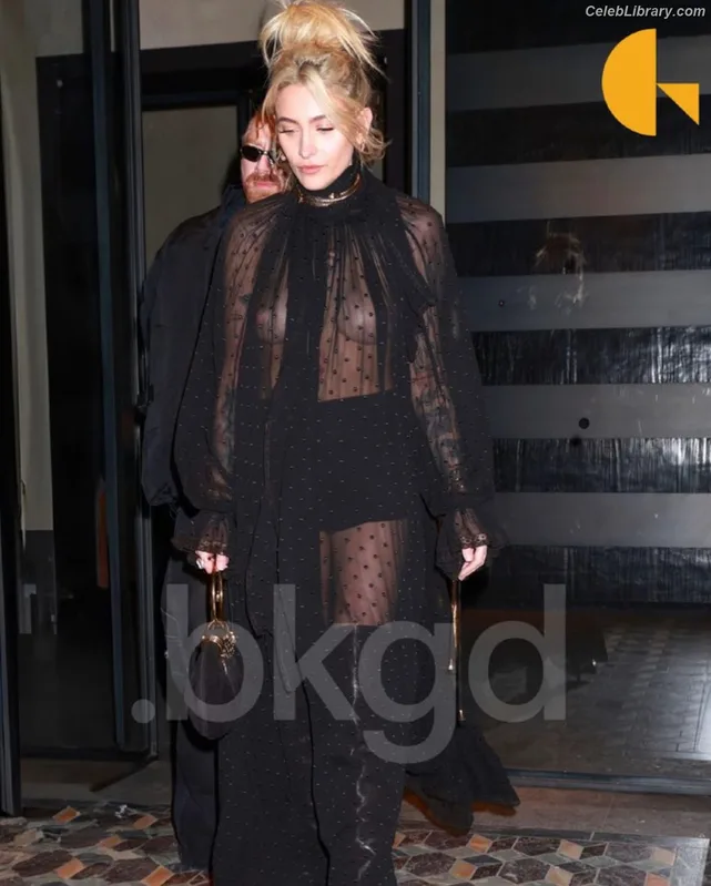 Paris Jackson photo 2 of 845