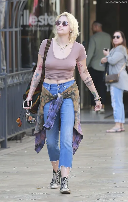 Paris Jackson photo 21 of 845