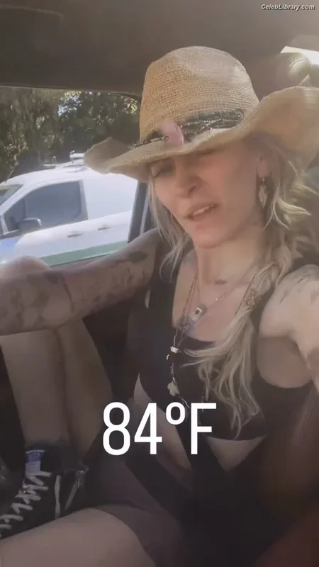 Paris Jackson photo 7 of 845