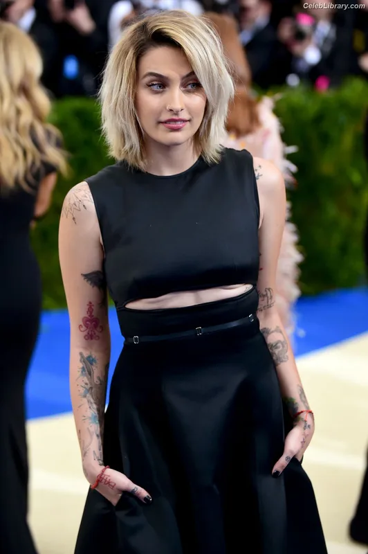 Paris Jackson photo 8 of 845