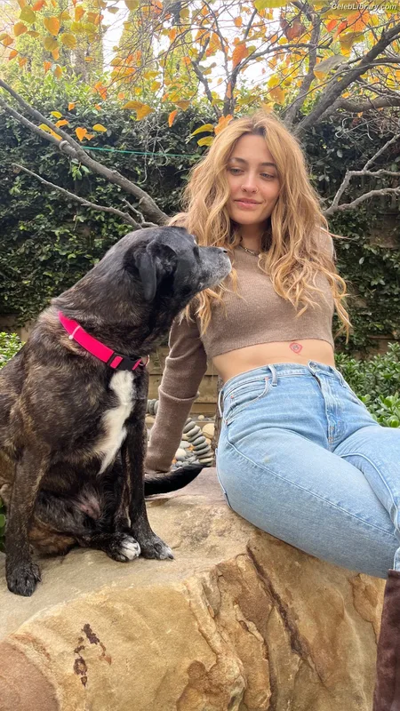 Paris Jackson photo 23 of 845
