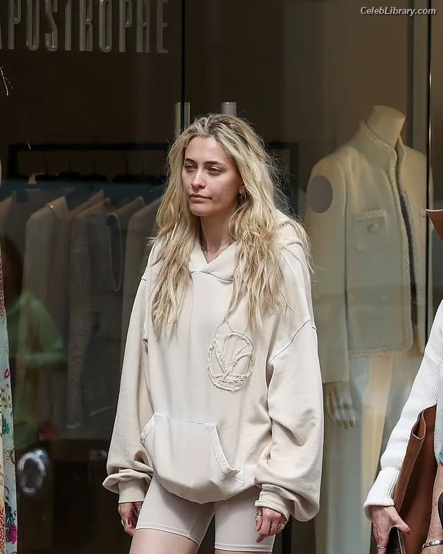 Paris Jackson photo 7 of 845