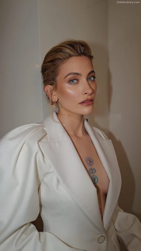 Paris Jackson photo 12 of 845