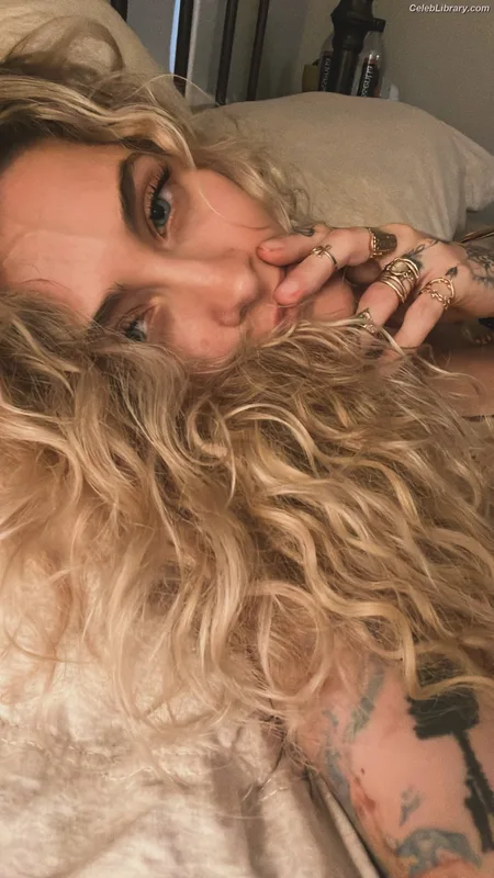 Paris Jackson photo 20 of 845