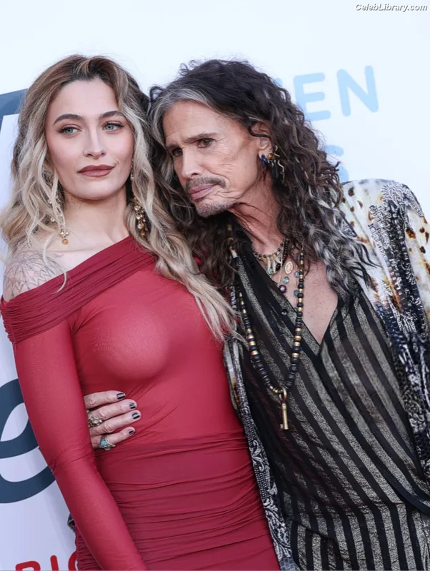 Paris Jackson photo 20 of 845