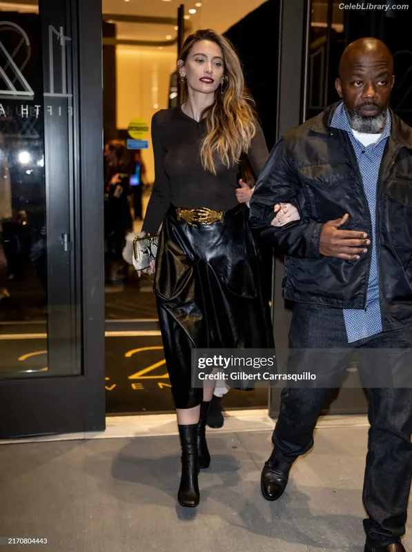 Paris Jackson photo 1 of 845