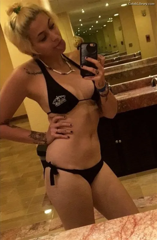 Paris Jackson photo 6 of 845