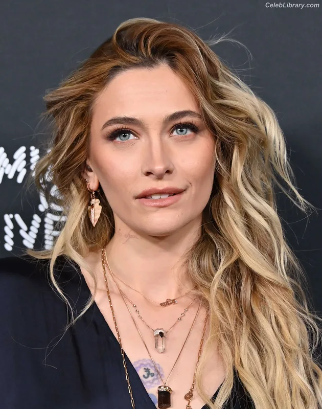 Paris Jackson photo 6 of 845
