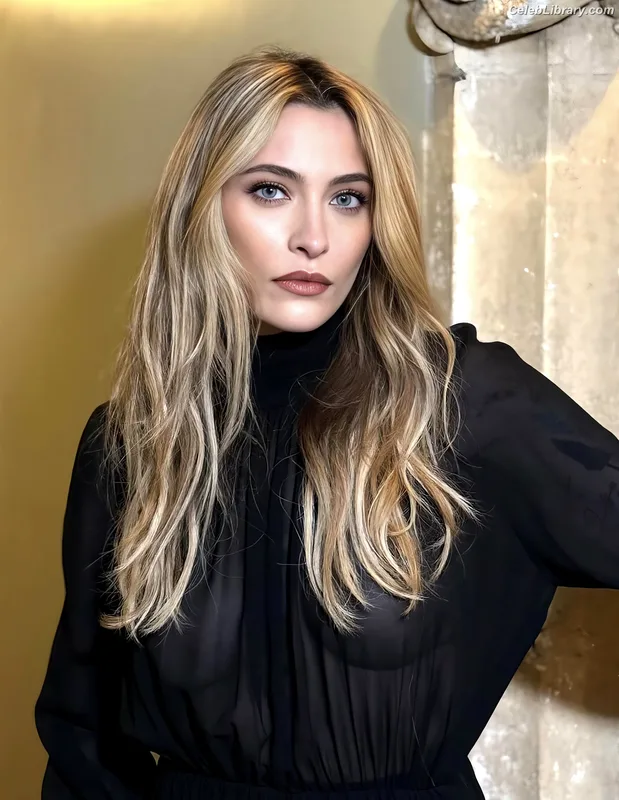 Paris Jackson photo 9 of 845