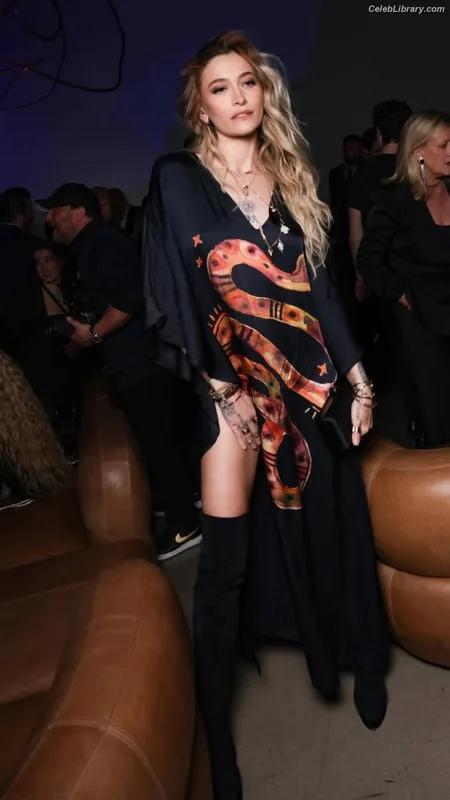 Paris Jackson photo 15 of 845