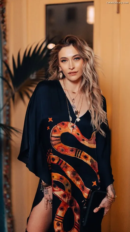 Paris Jackson photo 17 of 845