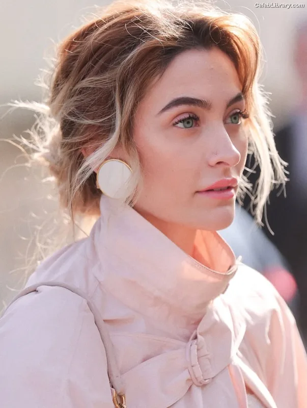 Paris Jackson photo 18 of 845