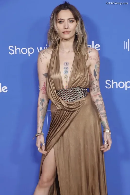 Paris Jackson photo 14 of 845