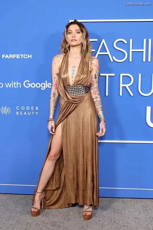 Paris Jackson photo 16 of 845