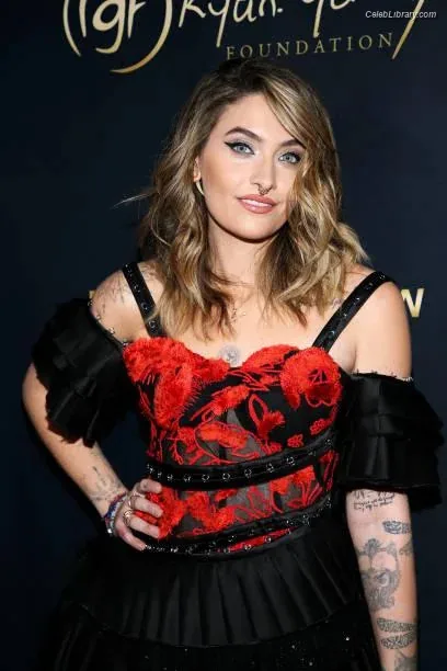 Paris Jackson photo 2 of 845