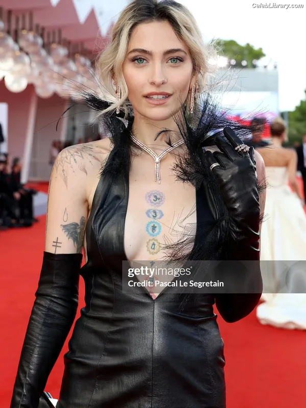 Paris Jackson photo 11 of 845