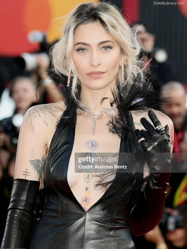 Paris Jackson photo 12 of 845