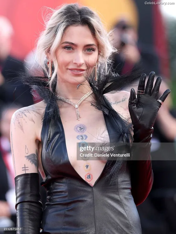 Paris Jackson photo 14 of 845