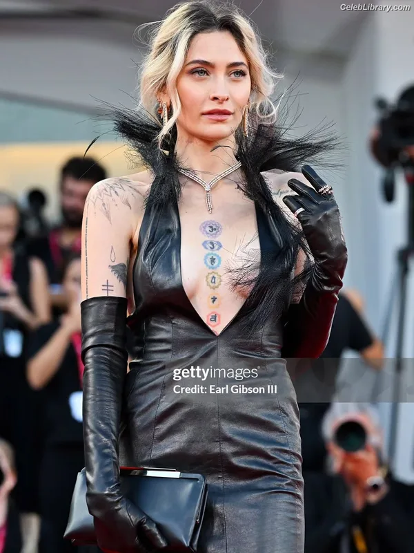 Paris Jackson photo 15 of 845