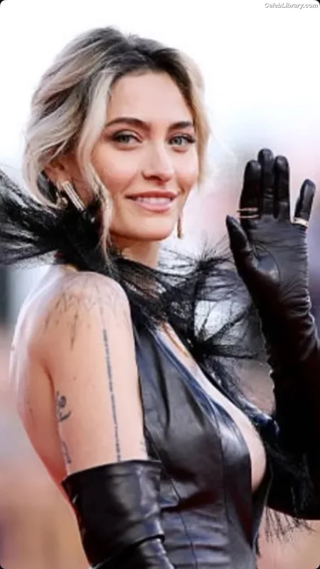 Paris Jackson photo 21 of 845