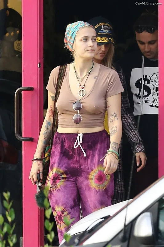 Paris Jackson photo 21 of 845