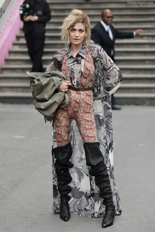 Paris Jackson photo 22 of 845