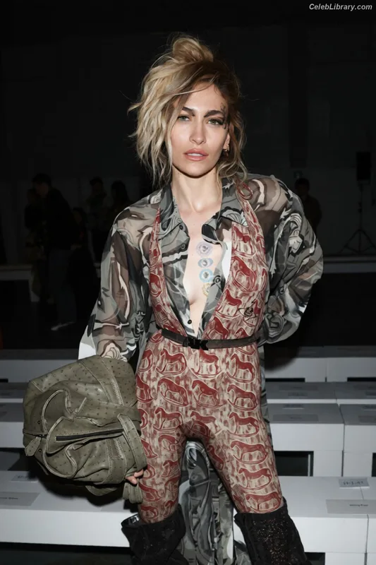 Paris Jackson photo 23 of 845