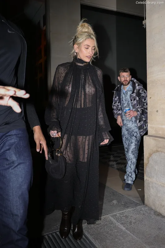 Paris Jackson photo 3 of 845