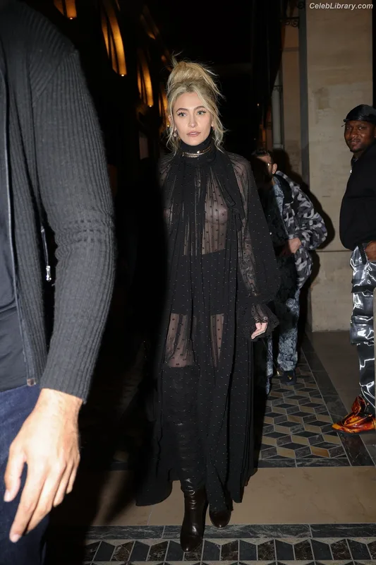 Paris Jackson photo 17 of 845