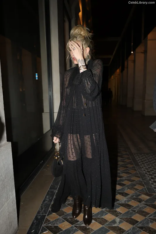 Paris Jackson photo 1 of 845