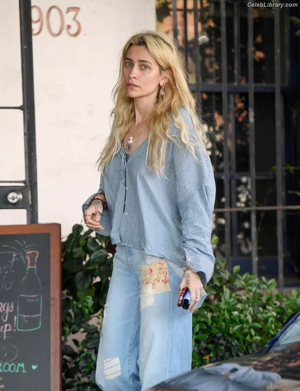 Paris Jackson photo 21 of 845