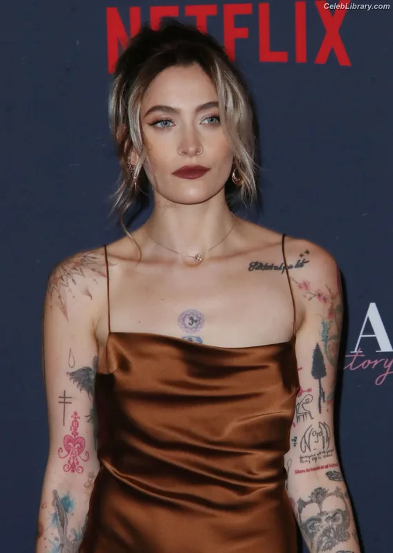 Paris Jackson photo 7 of 845