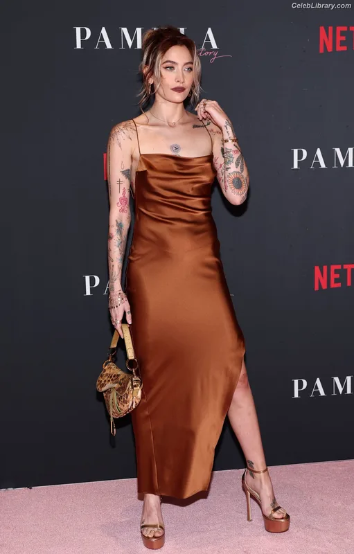 Paris Jackson photo 8 of 845