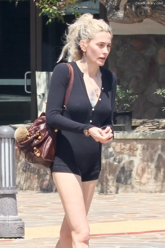 Paris Jackson photo 14 of 845