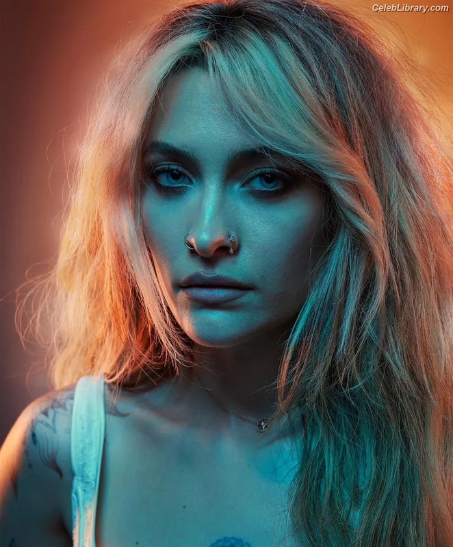 Paris Jackson photo 3 of 845