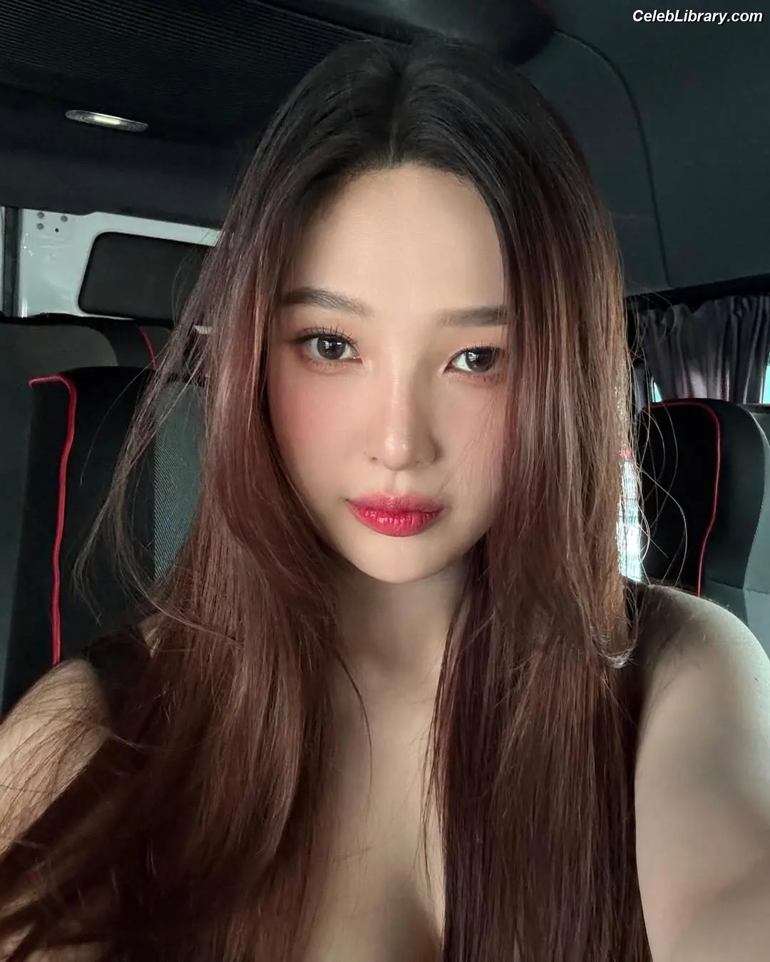Park Soo-young (Joy - Red Velvet) photo 17 of 346
