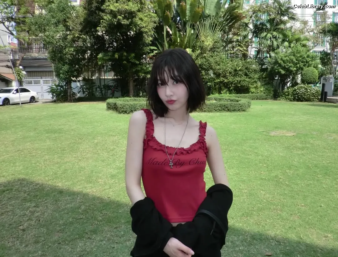 Park Soo-young (Joy - Red Velvet) photo 23 of 346