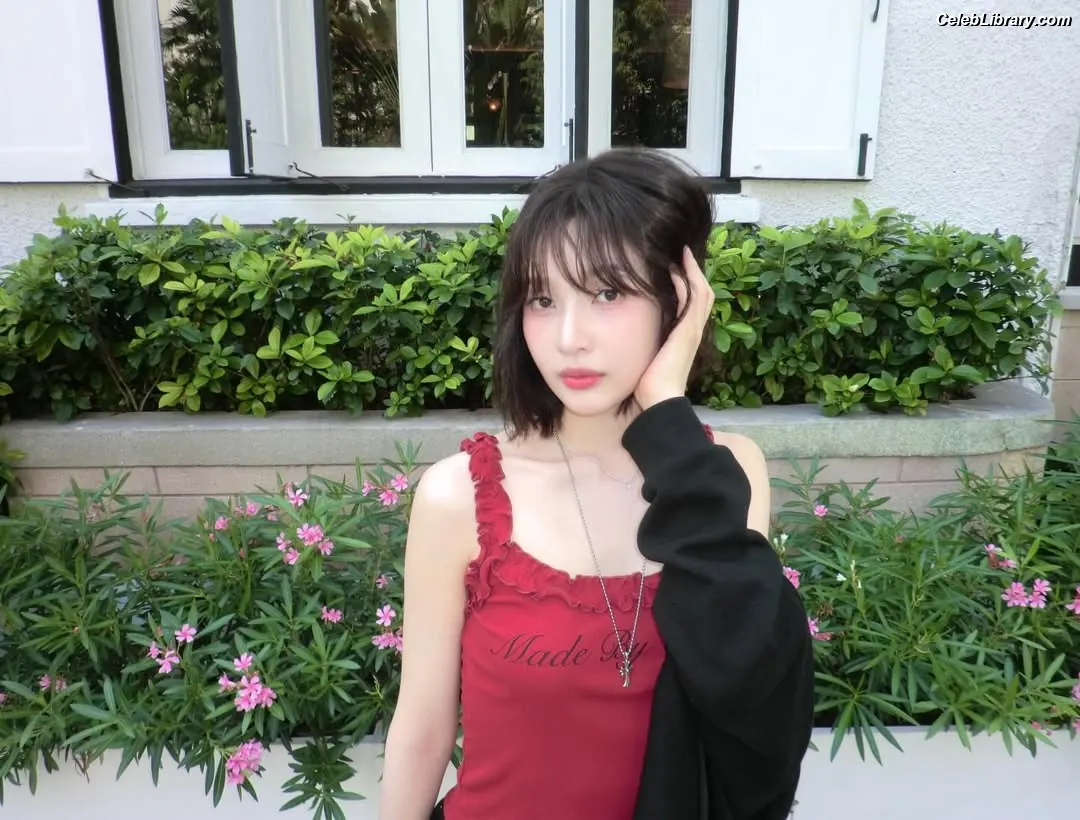 Park Soo-young (Joy - Red Velvet) photo 1 of 346