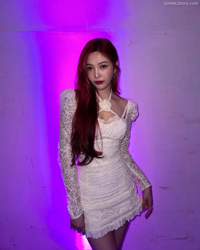Park Soo-young (Joy - Red Velvet) photo 2 of 347
