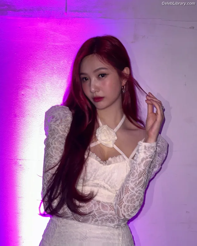 Park Soo-young (Joy - Red Velvet) photo 3 of 347