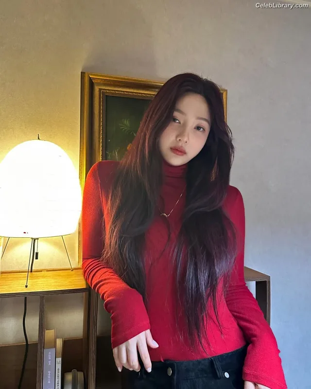 Park Soo-young (Joy - Red Velvet) photo 5 of 347