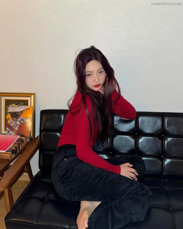 Park Soo-young (Joy - Red Velvet) photo 11 of 347