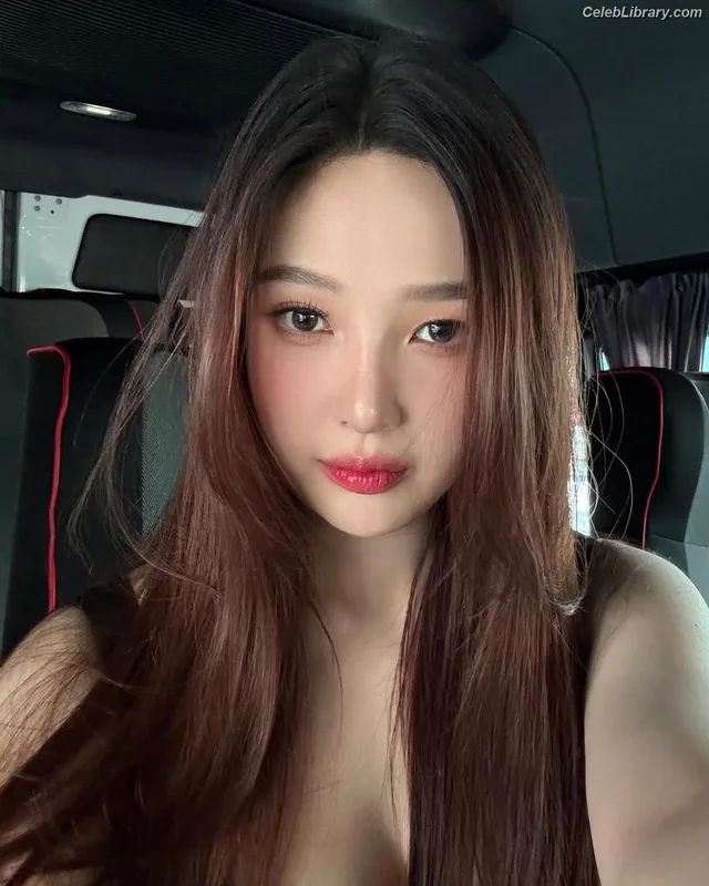 Park Soo-young (Joy - Red Velvet) photo 17 of 347