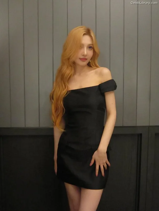 Park Soo-young (Joy - Red Velvet) photo 6 of 347